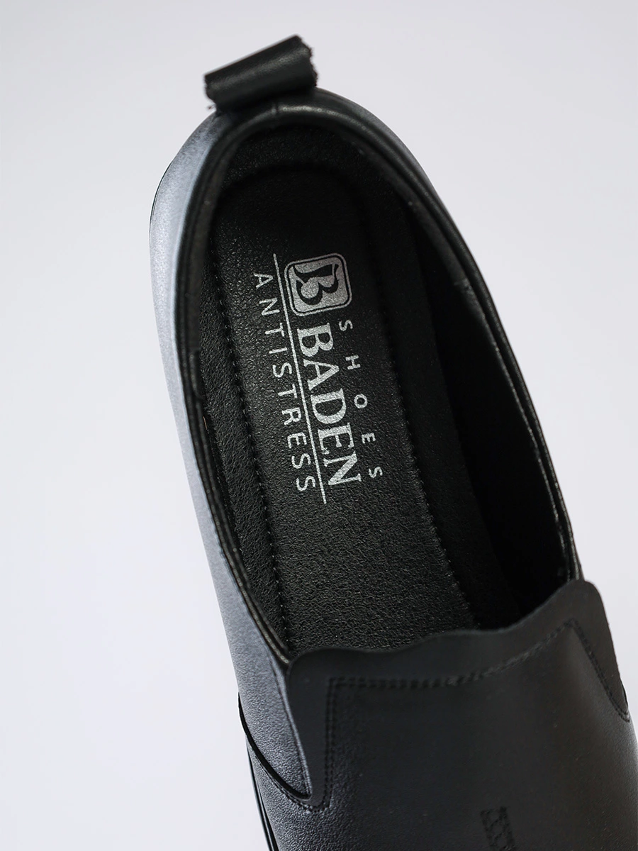 Туфли черного цвета с эластичной вставкой